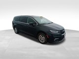 Used 2023 Chrysler Pacifica Touring-L image 3