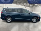New 2025 Chrysler Pacifica Select image 5