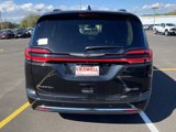 New 2023 Chrysler Pacifica Limited w/ Uconnect Theater Family Group image 6