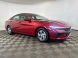 Used 2025 Hyundai Elantra SE image 2