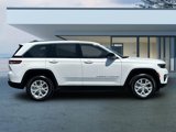 Used 2023 Jeep Grand Cherokee Limited image 3