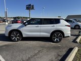 New 2025 Mitsubishi Outlander SE image 4