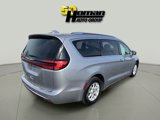 Used 2021 Chrysler Pacifica Touring-L w/ Uconnect Theater Family Group image 5