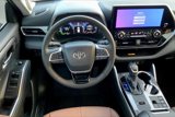 Used 2025 Toyota Highlander XLE image 5