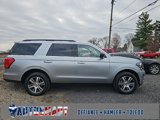 Used 2023 Ford Expedition XLT image 2