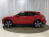 Used 2024 Porsche Macan image 2