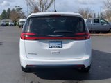 New 2025 Chrysler Pacifica Select image 4