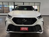 New 2025 Toyota Highlander XSE image 3
