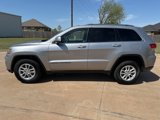 Used 2020 Jeep Grand Cherokee Laredo E image 2