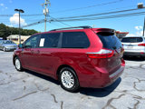 Used 2017 Toyota Sienna XLE image 3