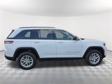 New 2025 Jeep Grand Cherokee Laredo image 2