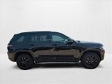 Used 2025 Jeep Grand Cherokee Altitude image 4