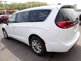 New 2025 Chrysler Pacifica Select image 3