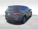 Used 2019 Toyota Highlander XLE image 5
