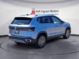 New 2025 Volkswagen Taos SE image 5