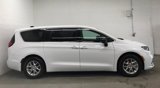 Used 2024 Chrysler Pacifica Touring-L image 4