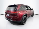 Used 2025 Jeep Grand Cherokee Altitude image 5