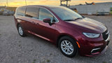 Used 2023 Chrysler Pacifica Touring-L image 4