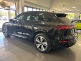Used 2024 Audi Q8 e-tron Premium image 3