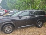 Used 2024 Nissan Pathfinder SV image 2