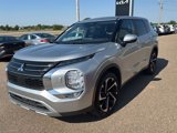 Used 2024 Mitsubishi Outlander SE image 2