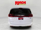 Used 2023 Chrysler Pacifica Touring image 4