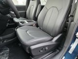 New 2025 Chrysler Pacifica Select image 4