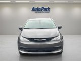 Used 2022 Chrysler Voyager LX image 2