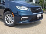 New 2025 Chrysler Pacifica Select image 2