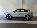 Used 2024 Porsche Cayenne image 2