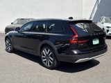 Certified 2022 Volvo V90 B6 Cross Country w/ Advanced Package image 2