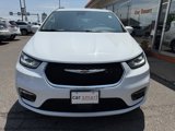 Used 2022 Chrysler Pacifica Touring-L image 2