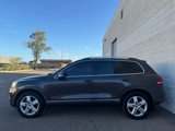Used 2012 Volkswagen Touareg TDI image 5