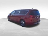 New 2025 Chrysler Pacifica Select image 3