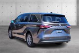 Used 2022 Toyota Sienna LE image 5