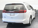 Used 2022 Chrysler Pacifica Touring-L image 5
