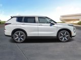 New 2025 Mitsubishi Outlander SE image 2