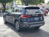 Certified 2022 Volkswagen Taos SE w/ Panoramic Sunroof Package image 3