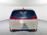 New 2025 Chrysler Pacifica Select image 4