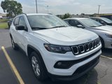 Used 2024 Jeep Compass Latitude image 2