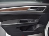 Used 2018 Volkswagen Atlas SEL Premium image 3