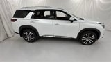 New 2025 Nissan Pathfinder Platinum image 2