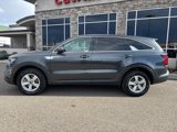 Used 2023 Kia Sorento LX image 2