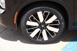 New 2025 Mitsubishi Outlander SE image 2