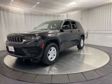 Used 2023 Jeep Grand Cherokee Laredo image 3