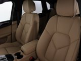 Used 2024 Porsche Macan image 2