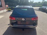 Used 2016 Volkswagen Touareg VR6 image 4