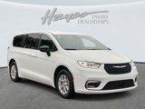 New 2026 Chrysler Pacifica Select image 3