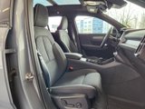 Used 2023 Volvo XC40 B5 Plus image 4