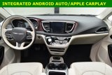 Used 2020 Chrysler Pacifica Limited image 3